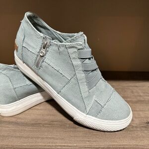 Blowfish Women's Sneakers in Light Gray